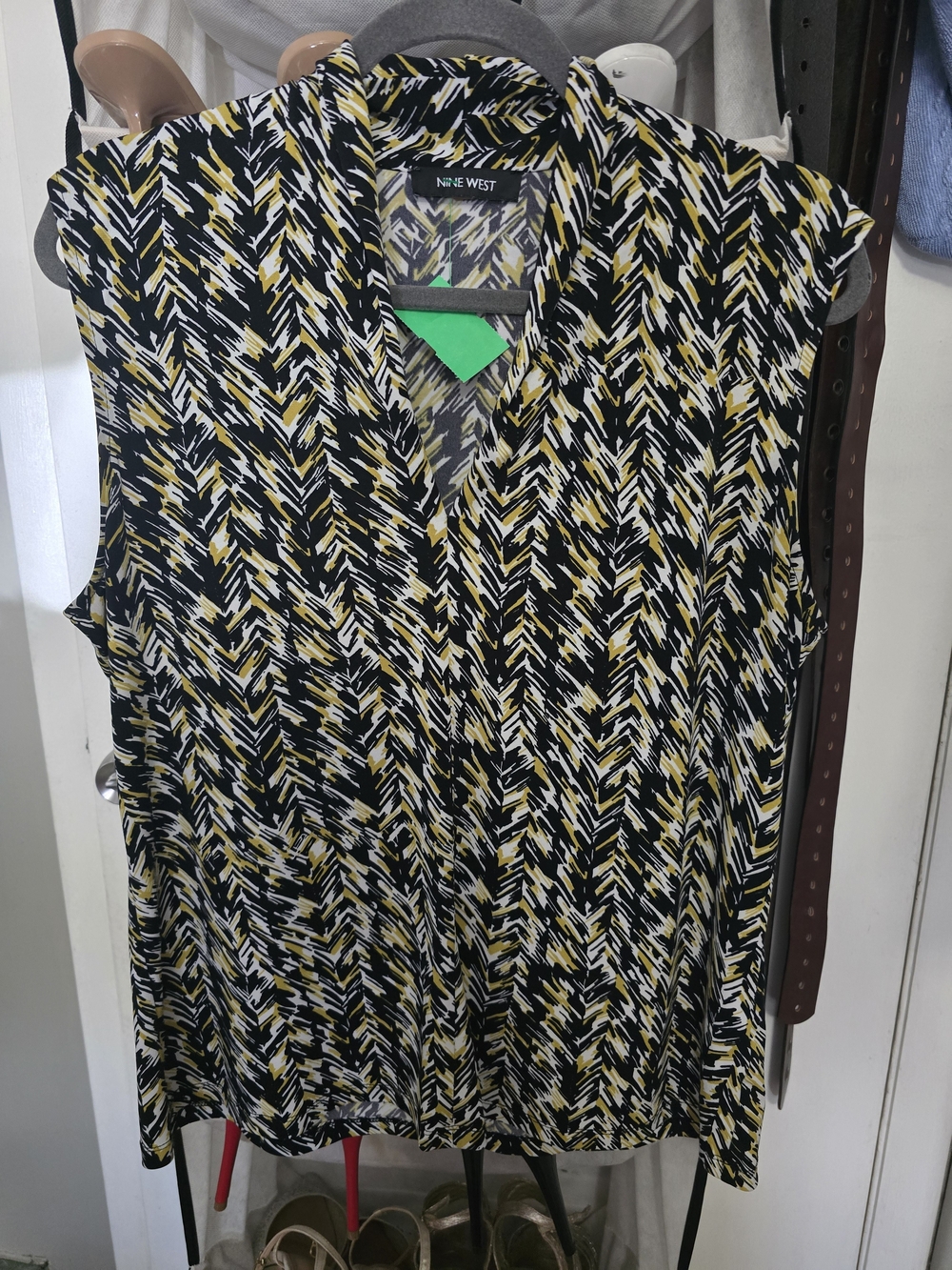 Nine West Black, Yellow & White Sleeveless V-Neck Camisole